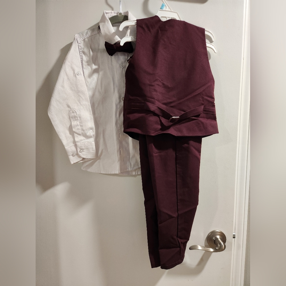 Stylish Boys Burgundy Suit with Bow Tie - Picture 3 of 5